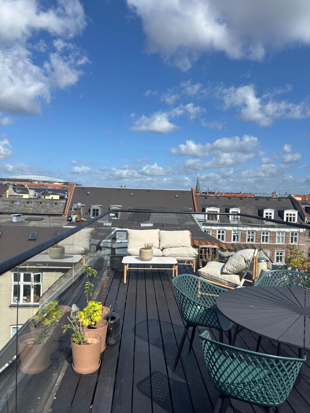 Beautiful With A Private Rooftop Terrace Apartment *